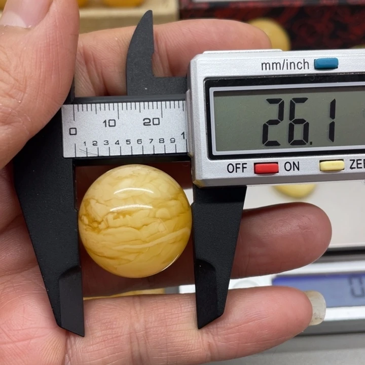 琥珀裸石未镶嵌虎皮圆珠