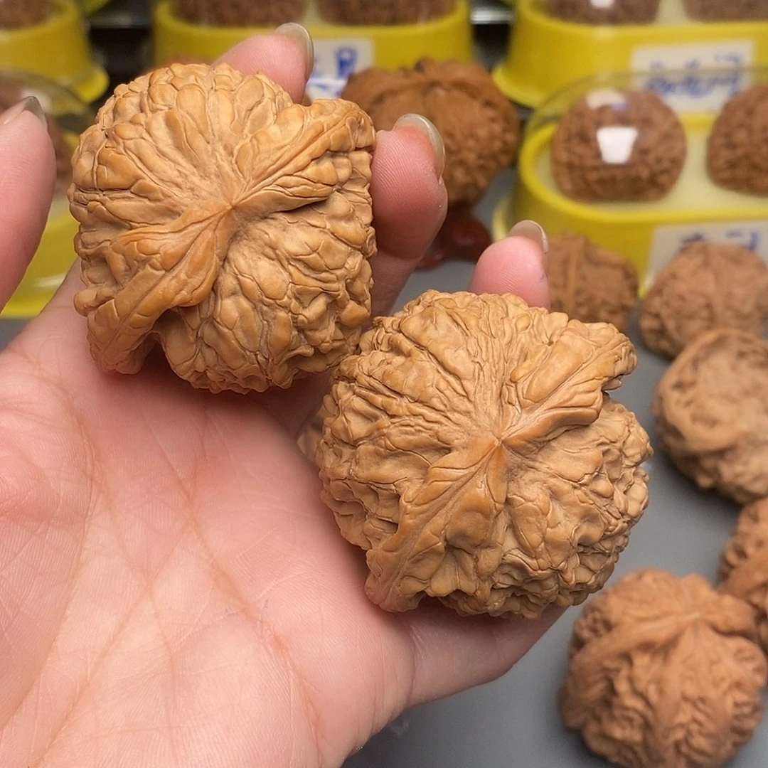 木质类文玩核桃龙鼎