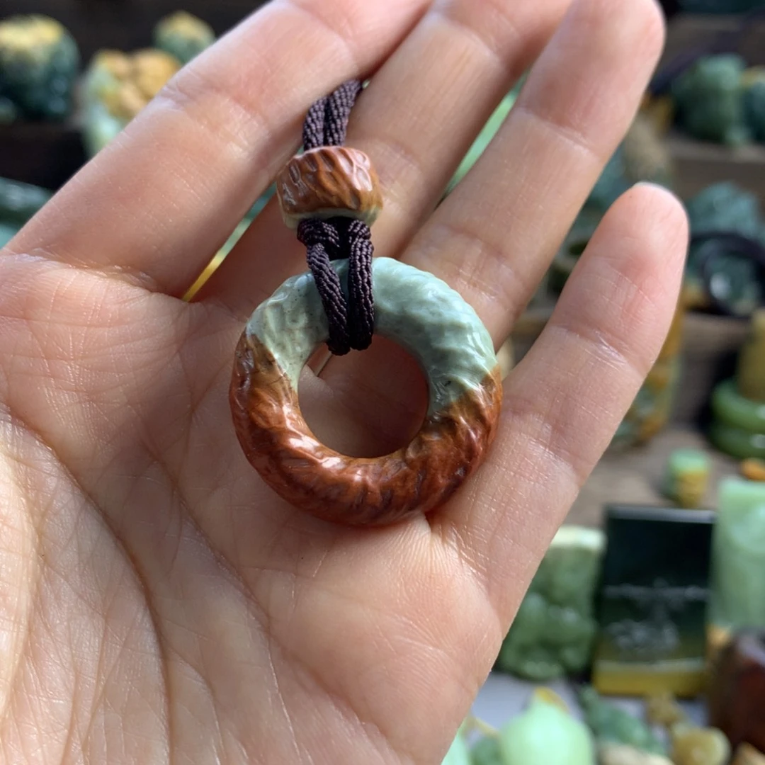 岫岩河磨玉（透闪石质玉）挂件未镶嵌胡***?