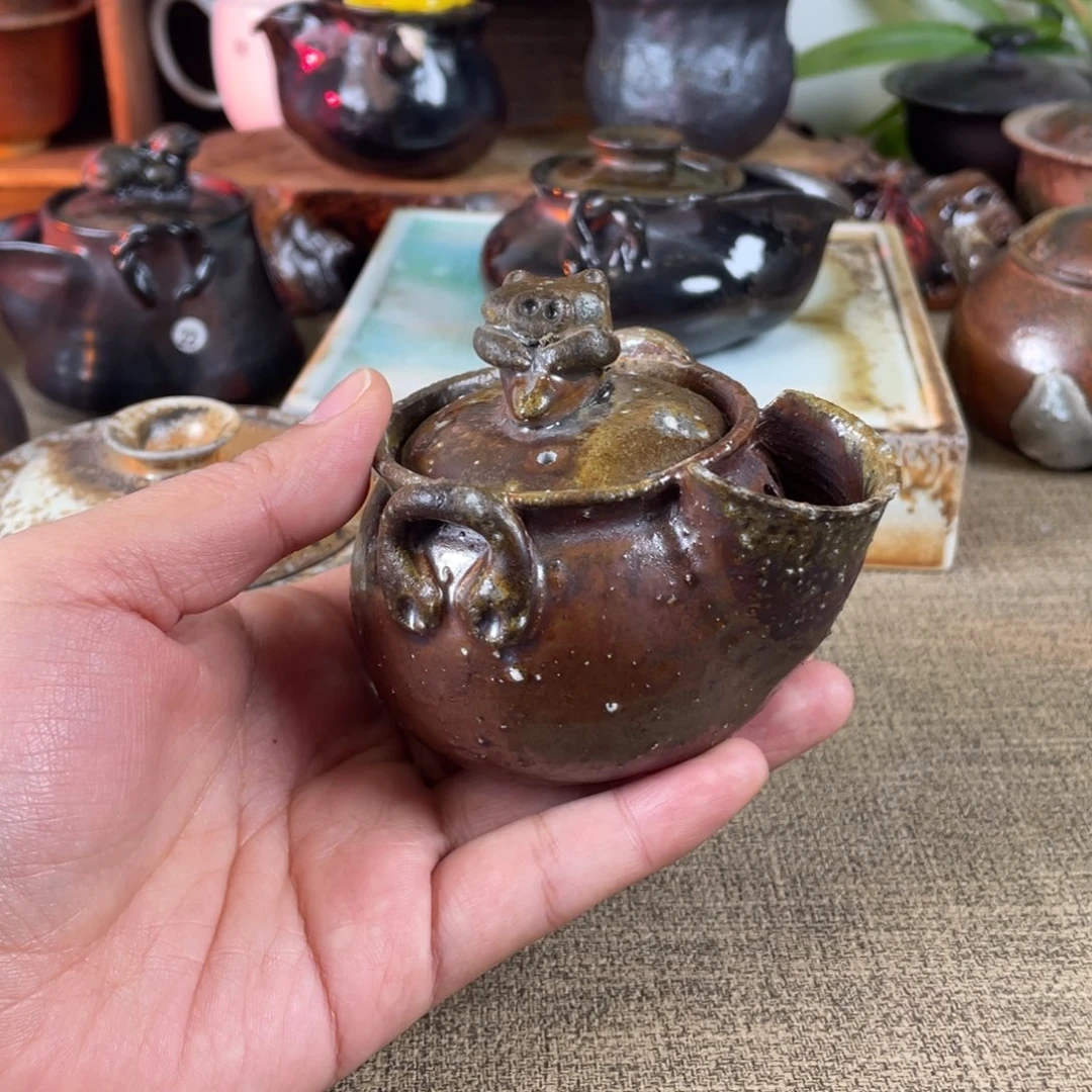 上****鲤炮嘴。柴烧。  麦兜响当当。