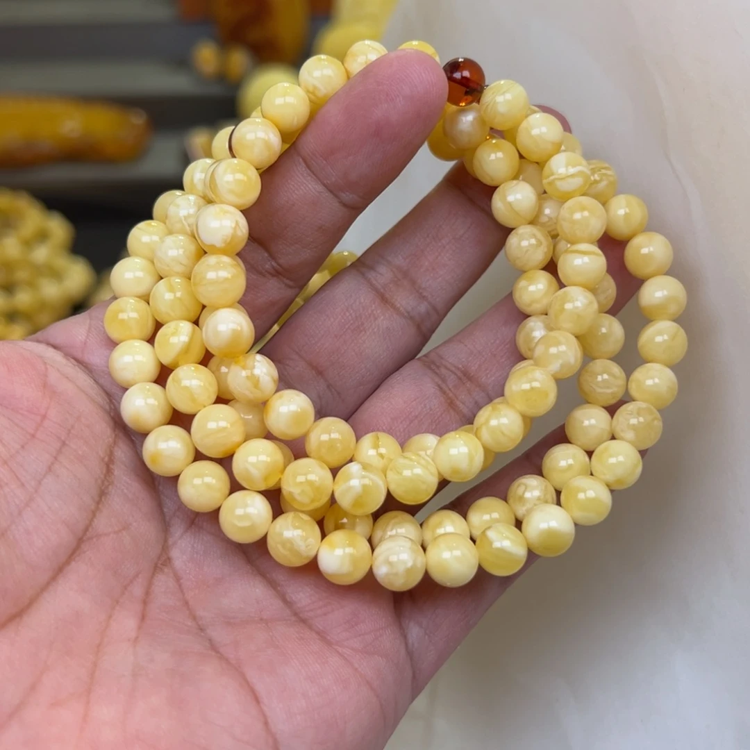 小***弥蜜蜡未镶嵌裸石8加36.28克