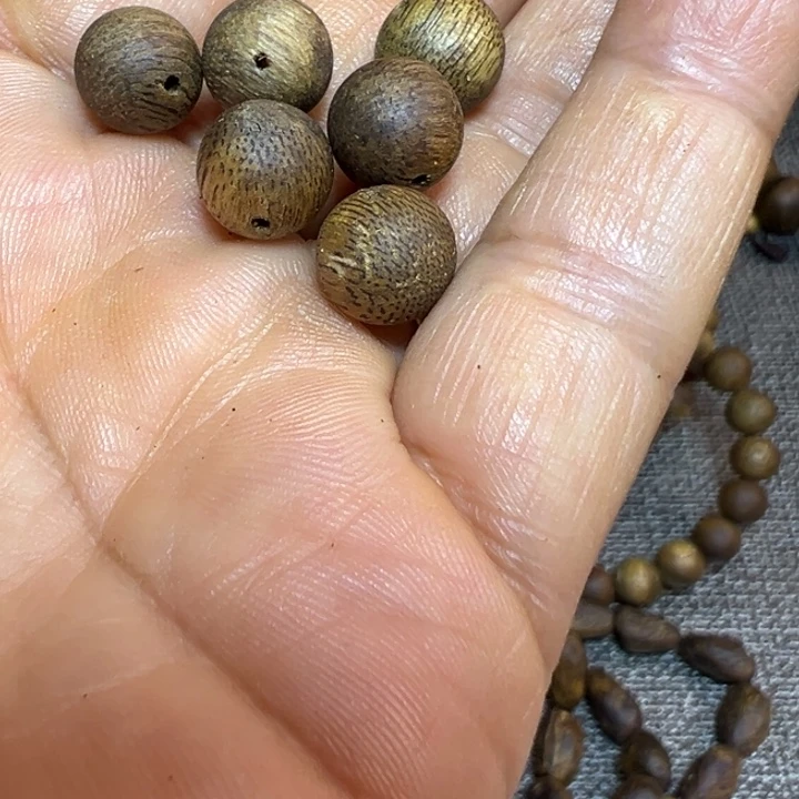 丽***君沉香沉香碎屑0.9散珠