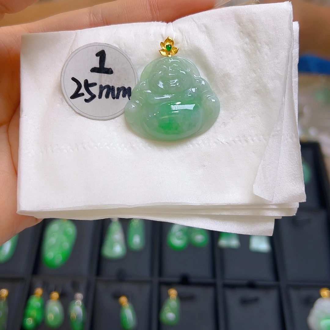 翡翠颈饰18K金镶嵌翡翠
