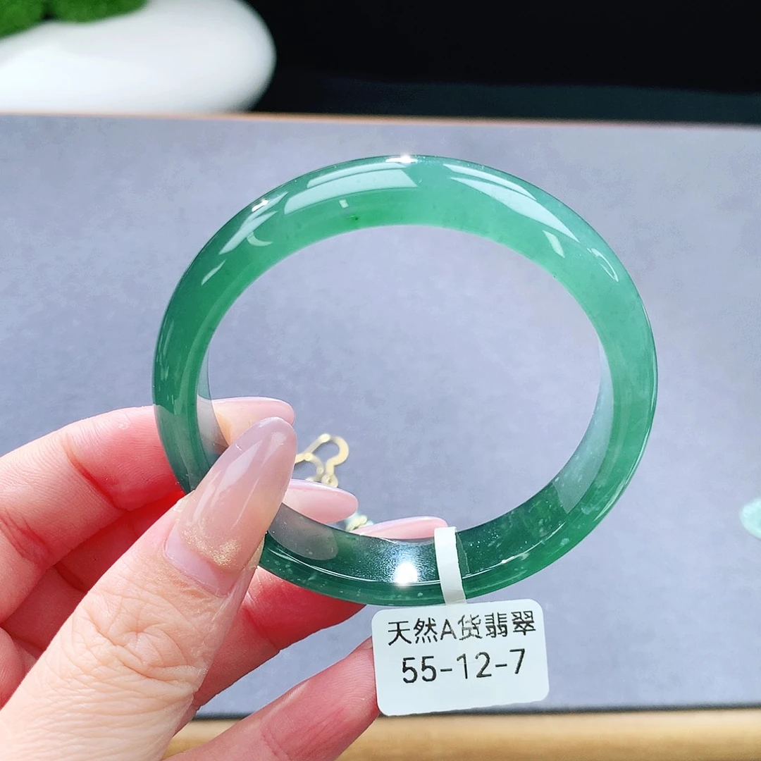 未镶嵌手镯（圆镯）翡翠