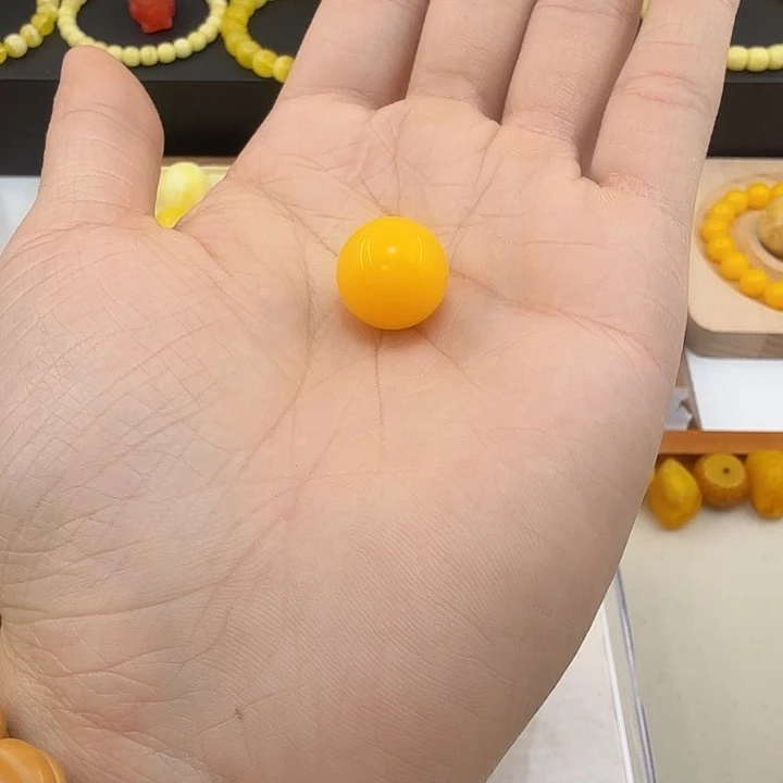 蜜蜡鸡油黄单颗一颗