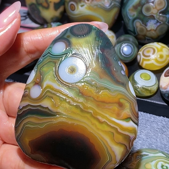 玛瑙/玉髓未镶嵌珠宝奇石81