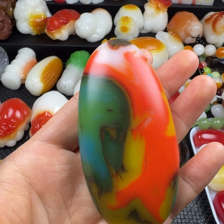 新疆戈壁五彩石金丝