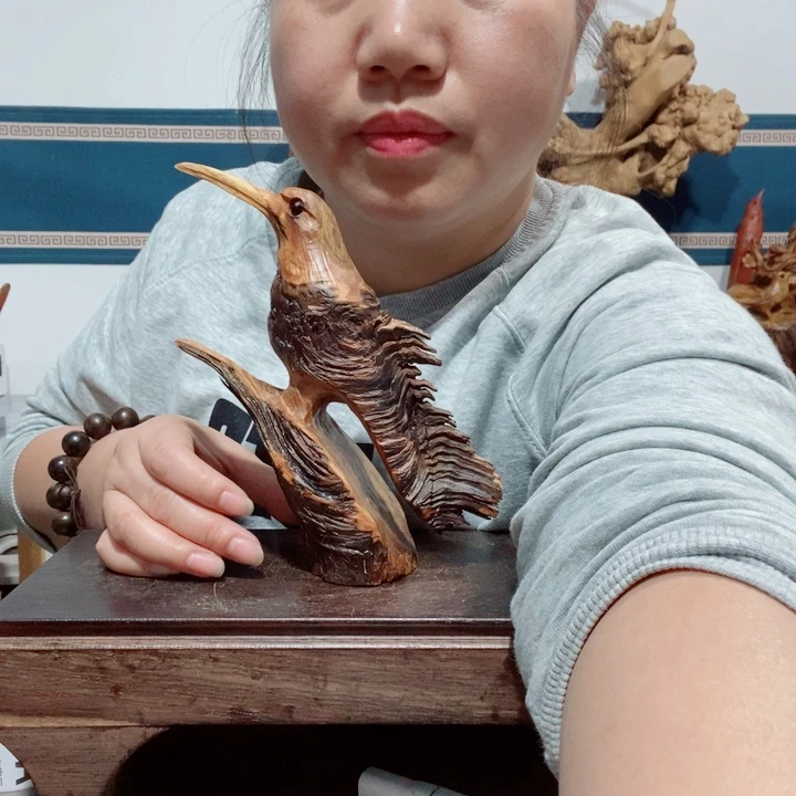 有机玻璃百年树的设计风格