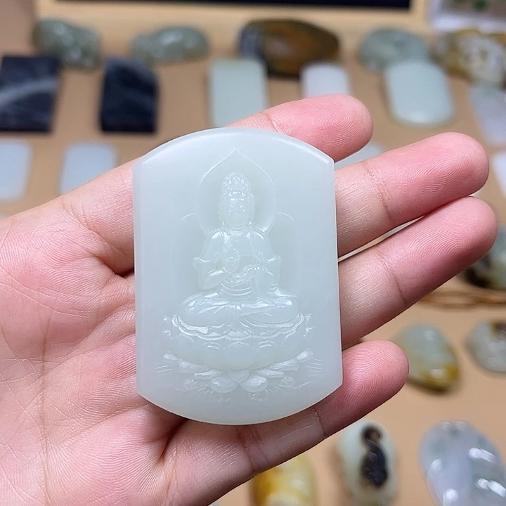 和田玉未镶嵌颈饰