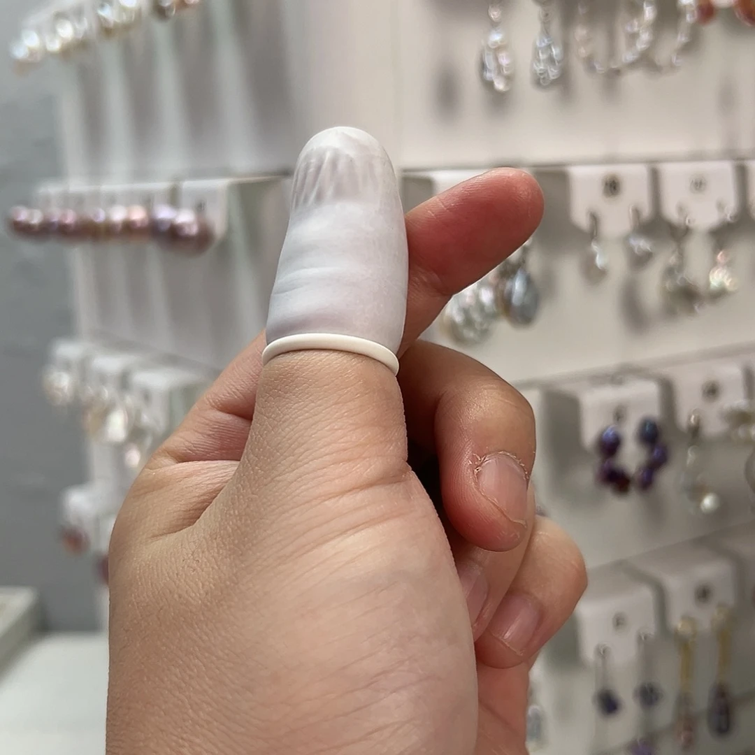 小***妞非金属巴洛克花瓣耳饰