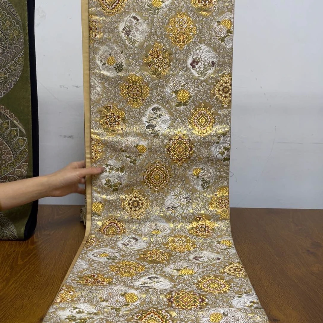 织绣织锦工作地点