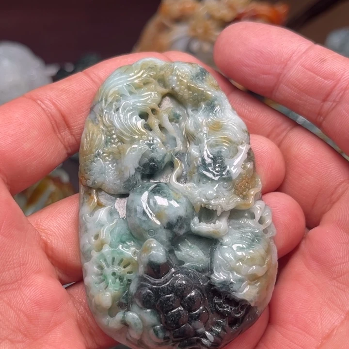 翡翠颈饰未镶嵌四大神兽