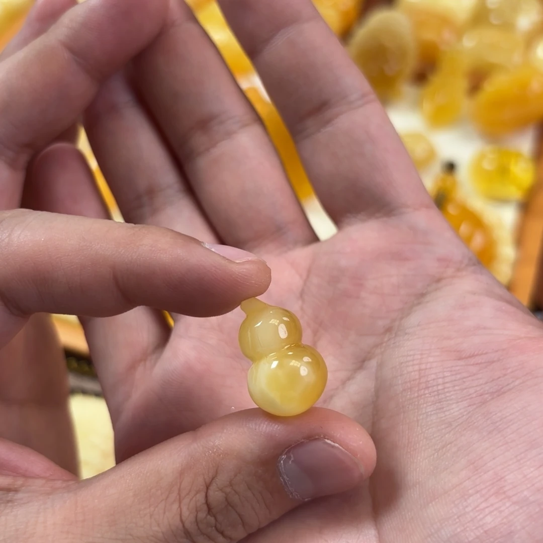 蜜蜡未镶嵌裸石葫芦