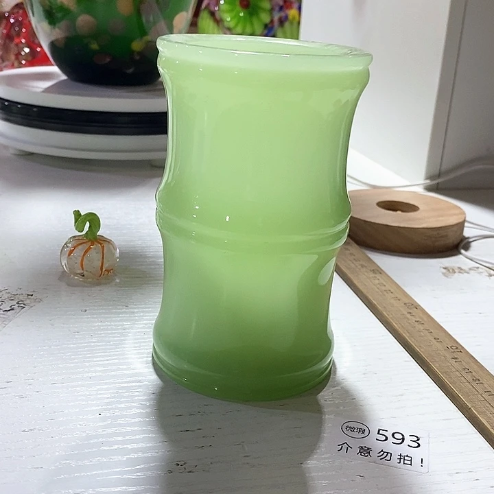 春***姐笔筒高15厘米口径7厘米