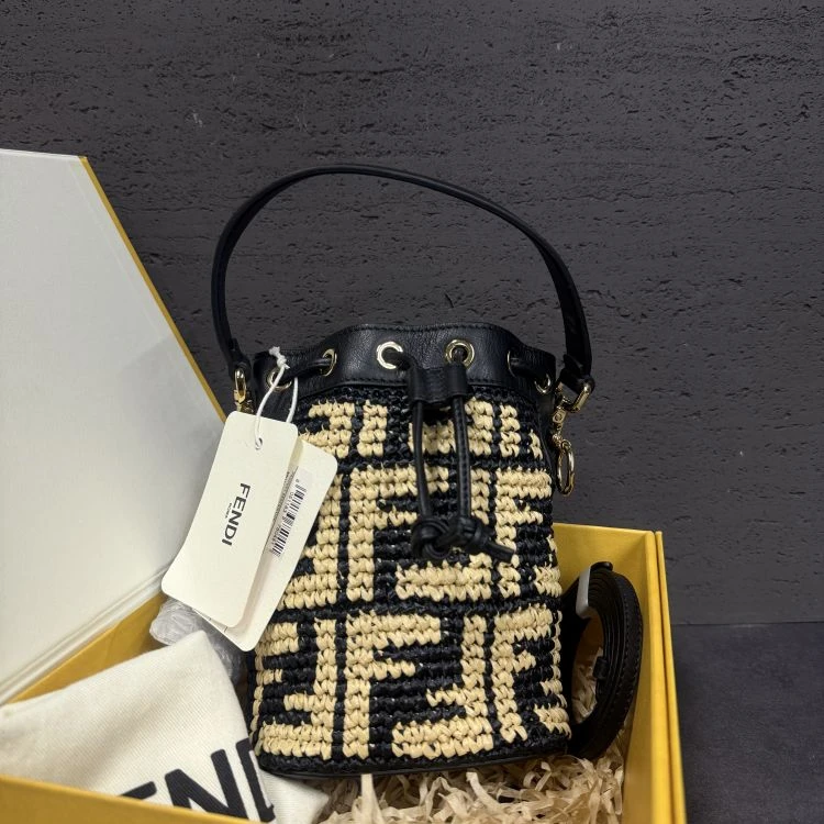 未使用/芬迪/单肩包/C18673303774/[251128SWB]