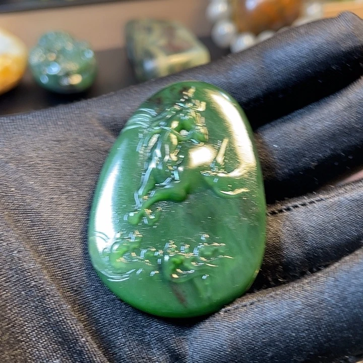 和田玉未镶嵌颈饰