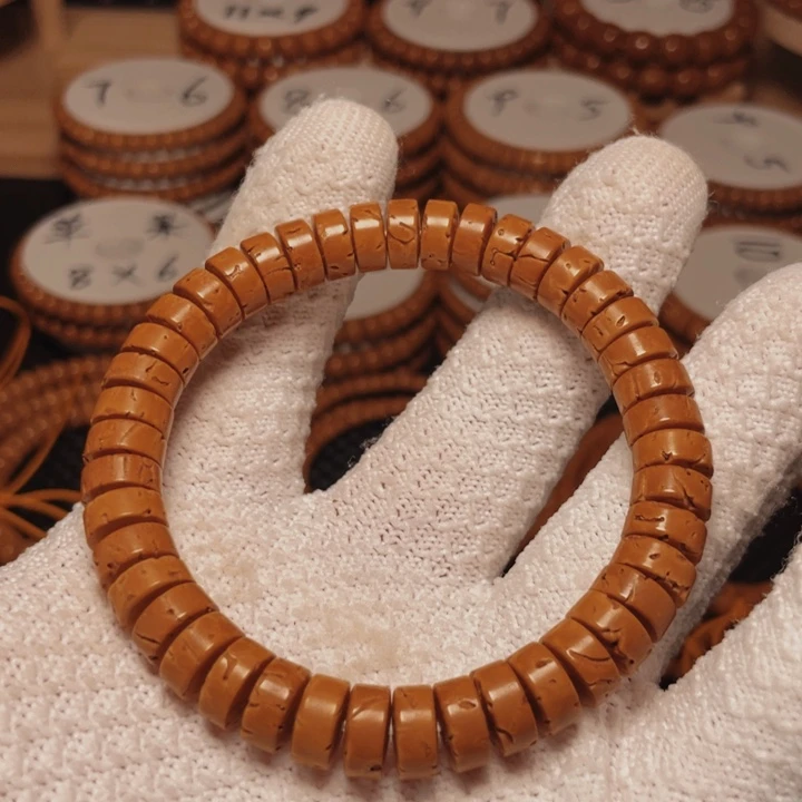 把件桃核山***峰