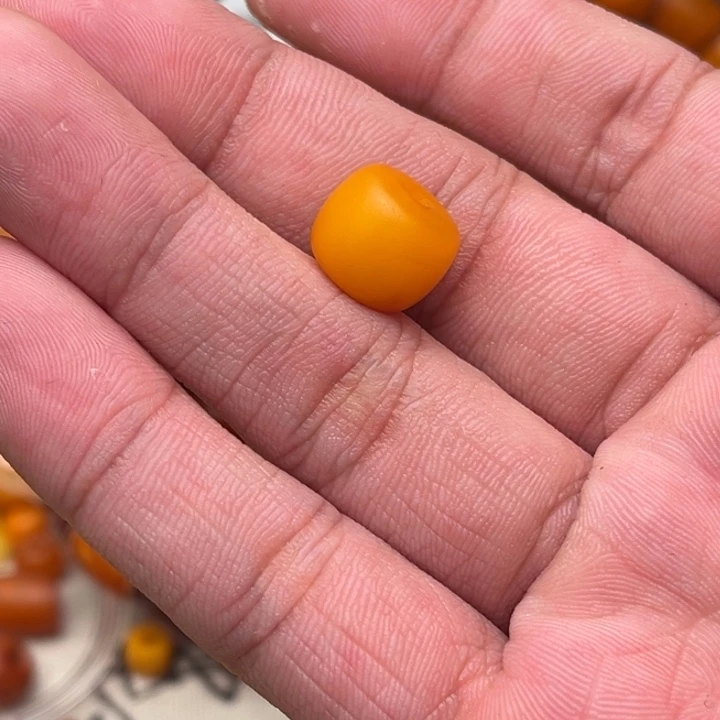 当***当琥珀未镶嵌裸石蜜蜡墩子