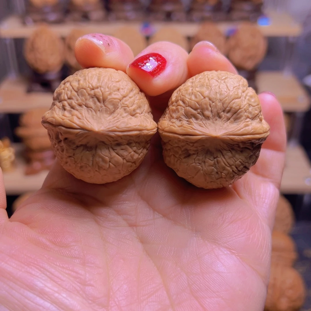 文玩核桃吊坠84w蟒纹虎头38尺