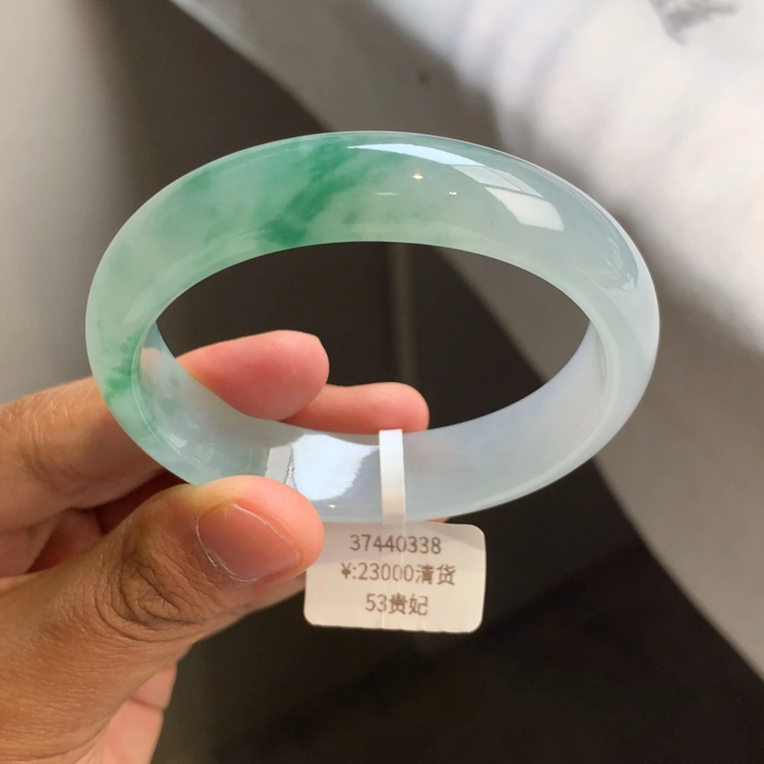 翡翠手镯未镶嵌冰胶飘花贵妃手镯