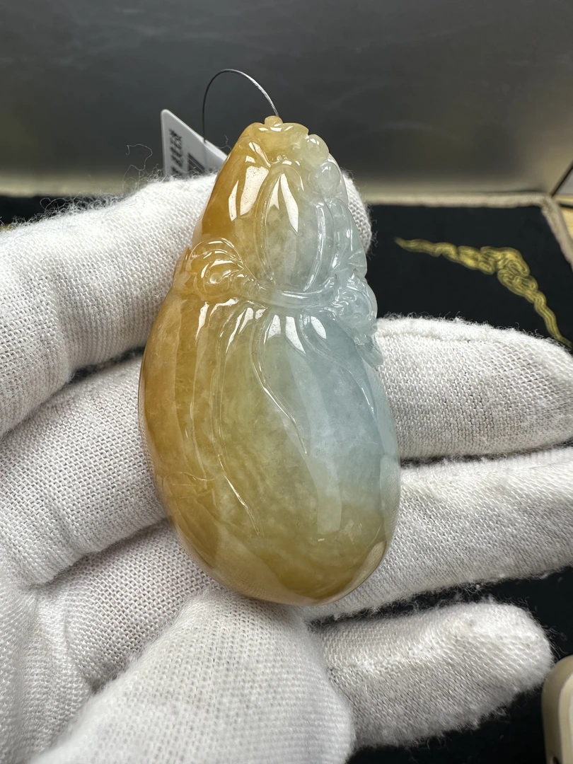 天然翡翠A货 金鱼挂件 标准三件套（盒子 绳子 证书）