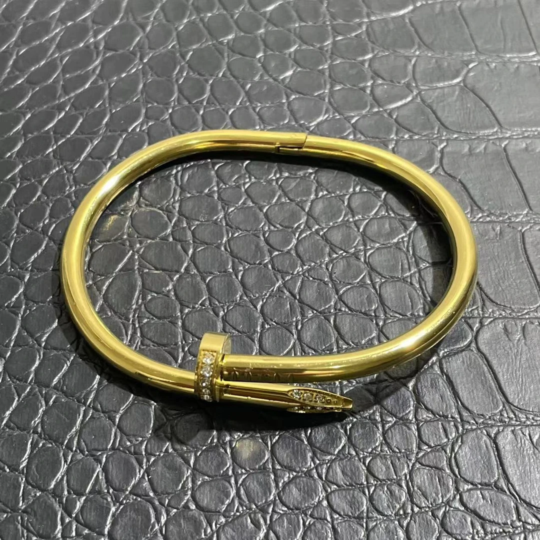 【高端定制】WSS-2520时尚设计手镯多样性发一件