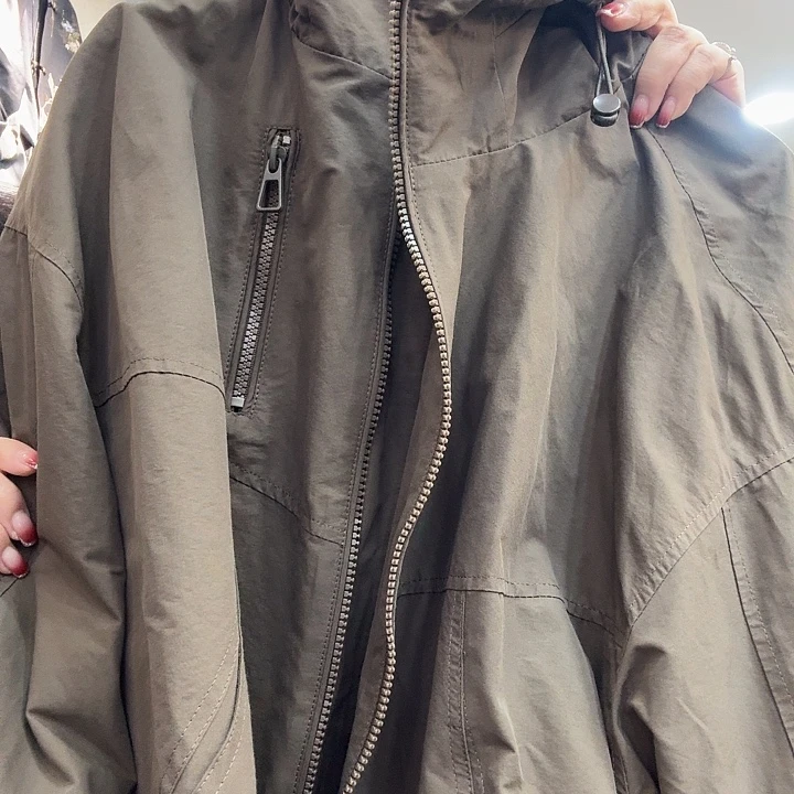 路***金54285，咖啡色，外套，