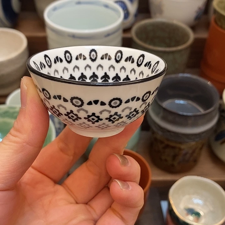 中古物品默认微瑕，谨慎参拍，满18包邮！