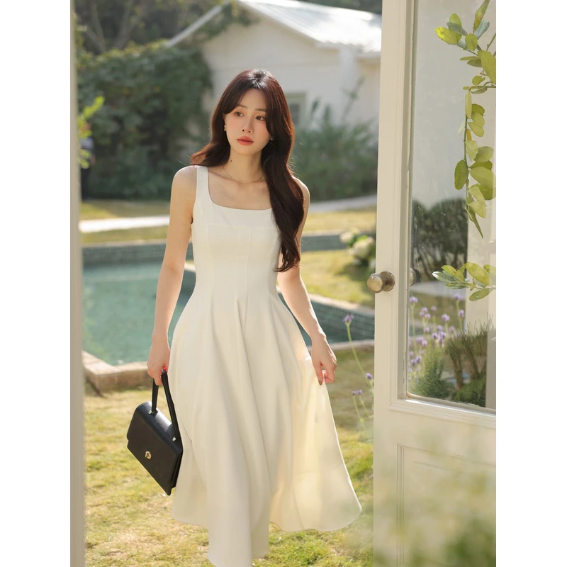 瞌睡兔 白色法式方领气质吊带连衣裙春季收腰显瘦背心长裙247458