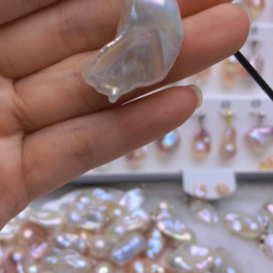 颈饰未镶嵌淡水珍珠