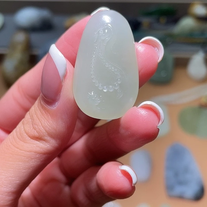 和田玉未镶嵌车挂