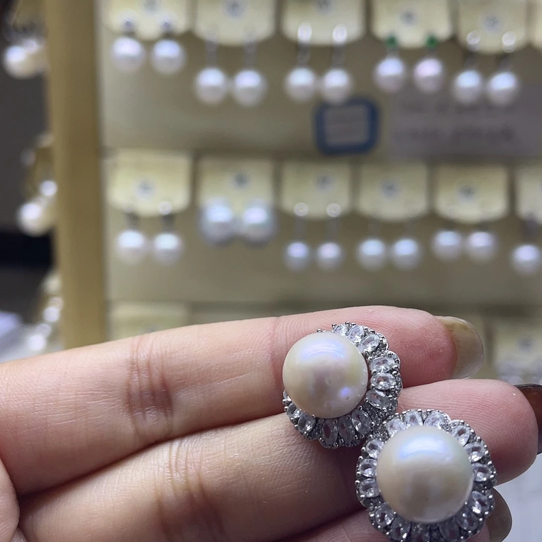 淡水珍珠银S925镶嵌耳饰