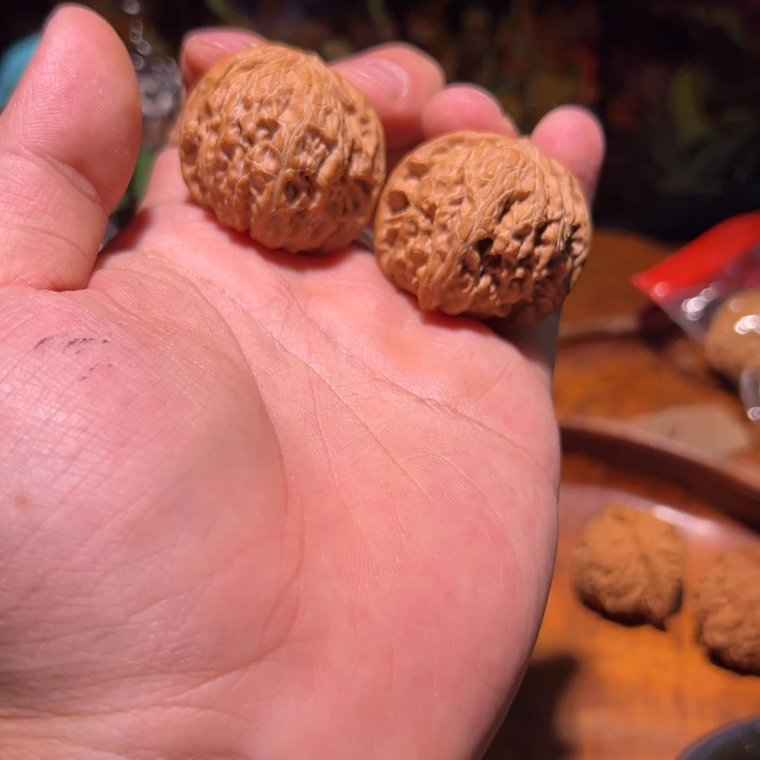 吊坠文玩核桃37山地红皮正磨一对