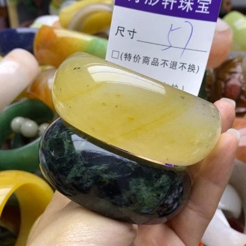 未镶嵌手镯石英质玉