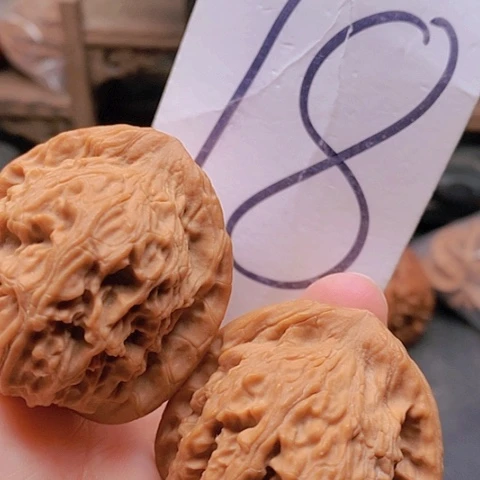 吊坠桃核42➕全品红狮子51克