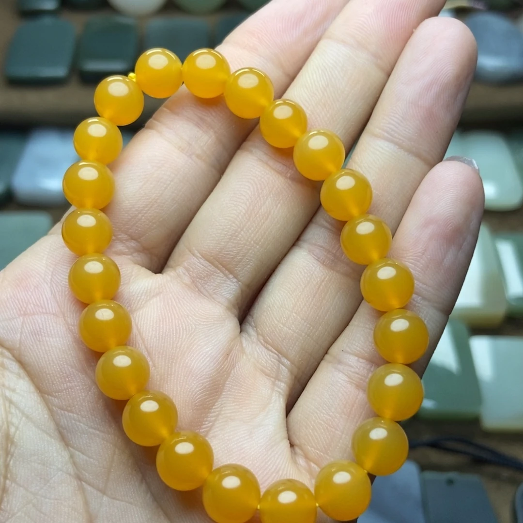 颈饰未镶嵌石英质玉（缅黄）