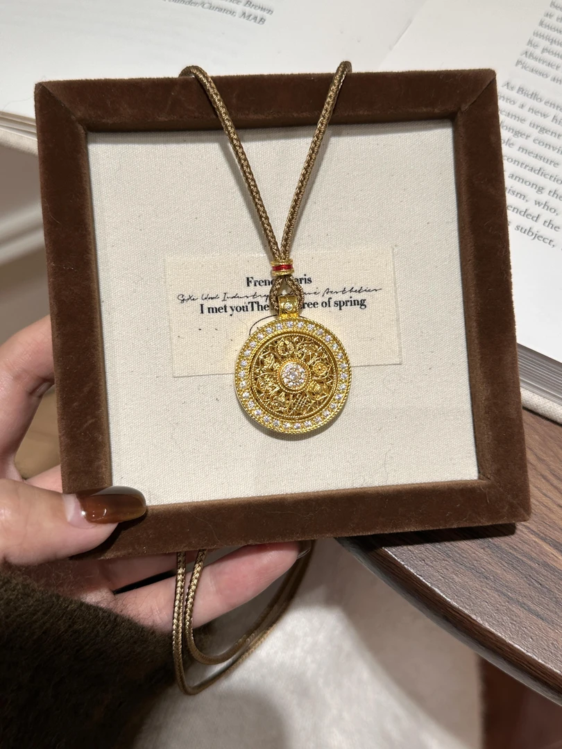 铜合金布艺项链 复古时尚八宝罗盘金色轻奢吊坠可旋转颈链饰品
