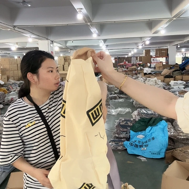 莱赛尔葫芦包卡其牛筋包