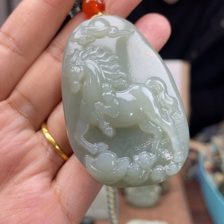 和田玉未镶嵌颈饰