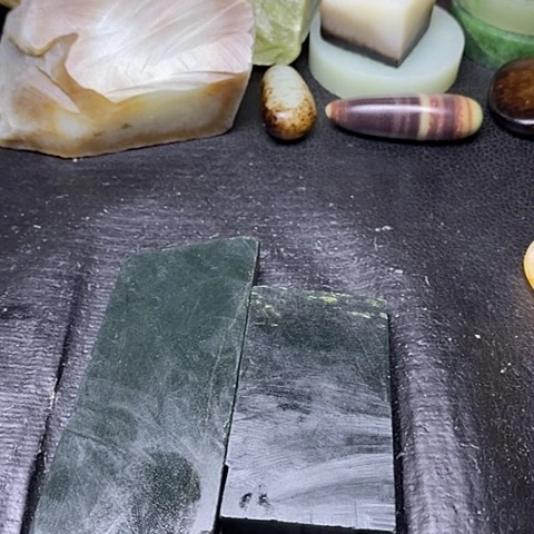 未镶嵌和田玉摆件