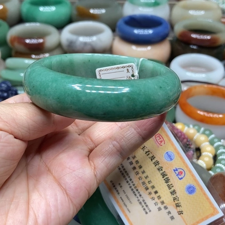 石英质玉手镯未镶嵌1****…