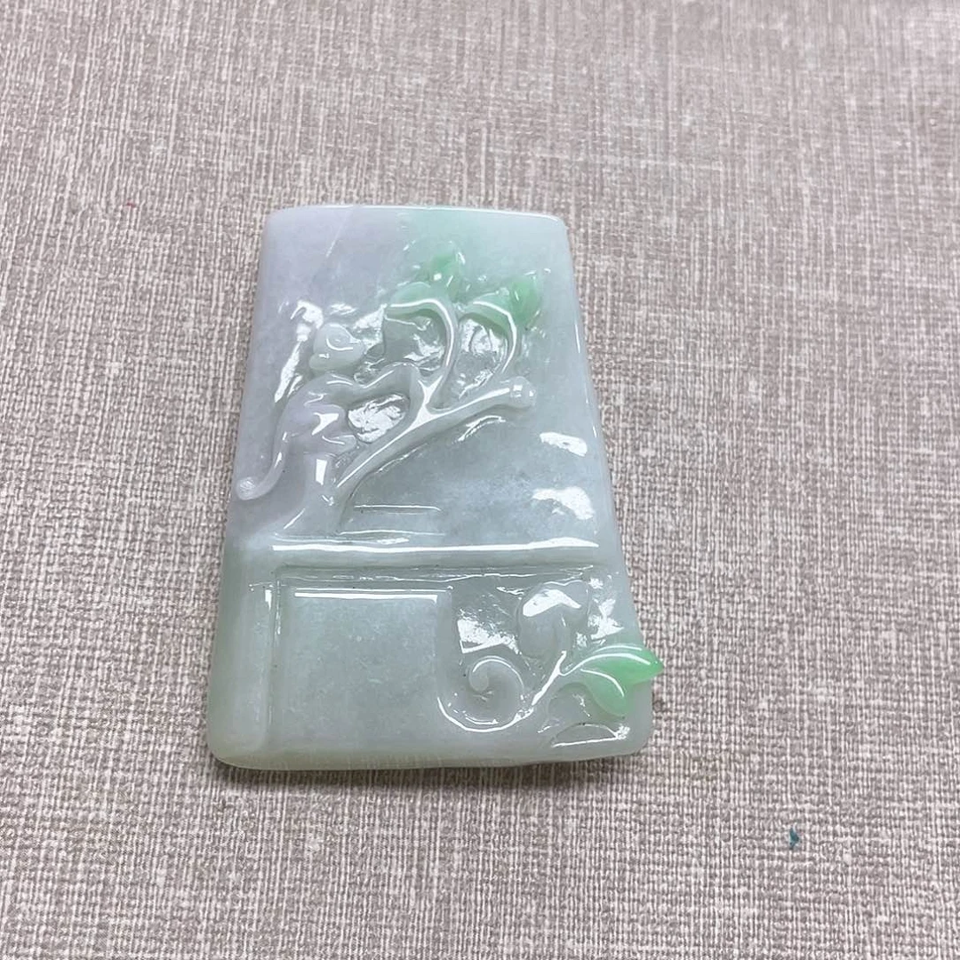 翡翠未镶嵌颈饰吊坠