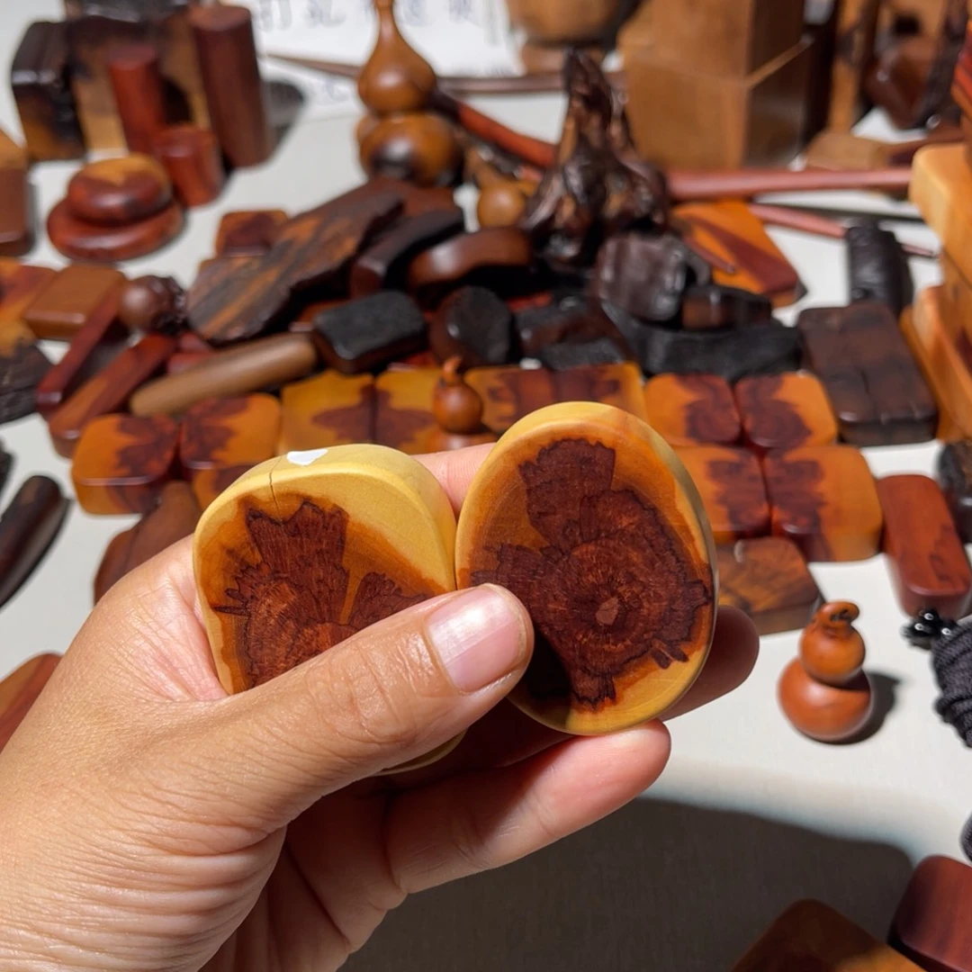 青***草直播间默认木料2个