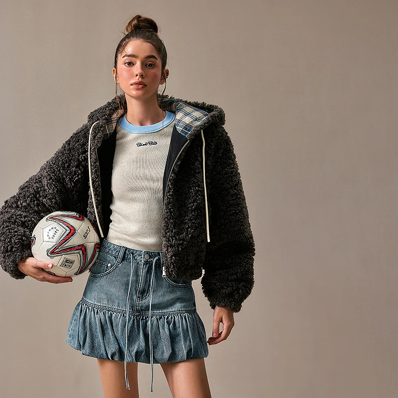 CHUU冬季女装抽绳连帽设计仿皮毛一体学院风穿搭保暖棒球服外套