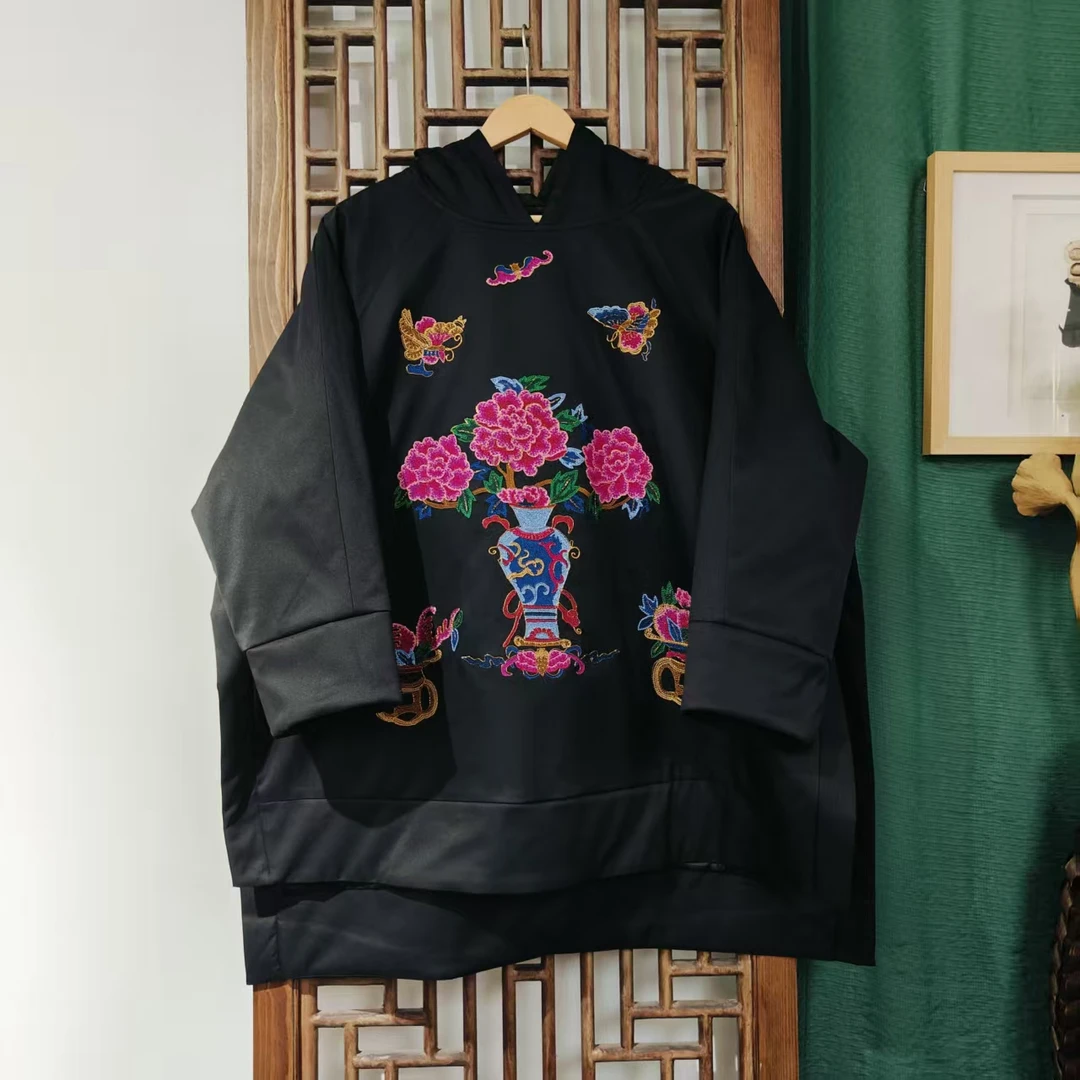 棉（LS442-7）凤徕兮私人定制黑色光板底打籽绣花瓶带帽中长棉卫衣