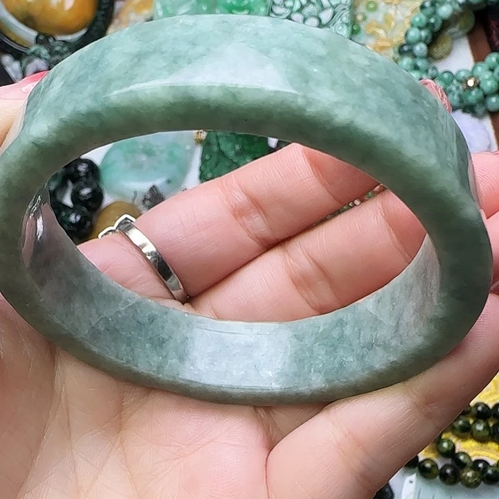 翡翠未镶嵌手镯天然A货66