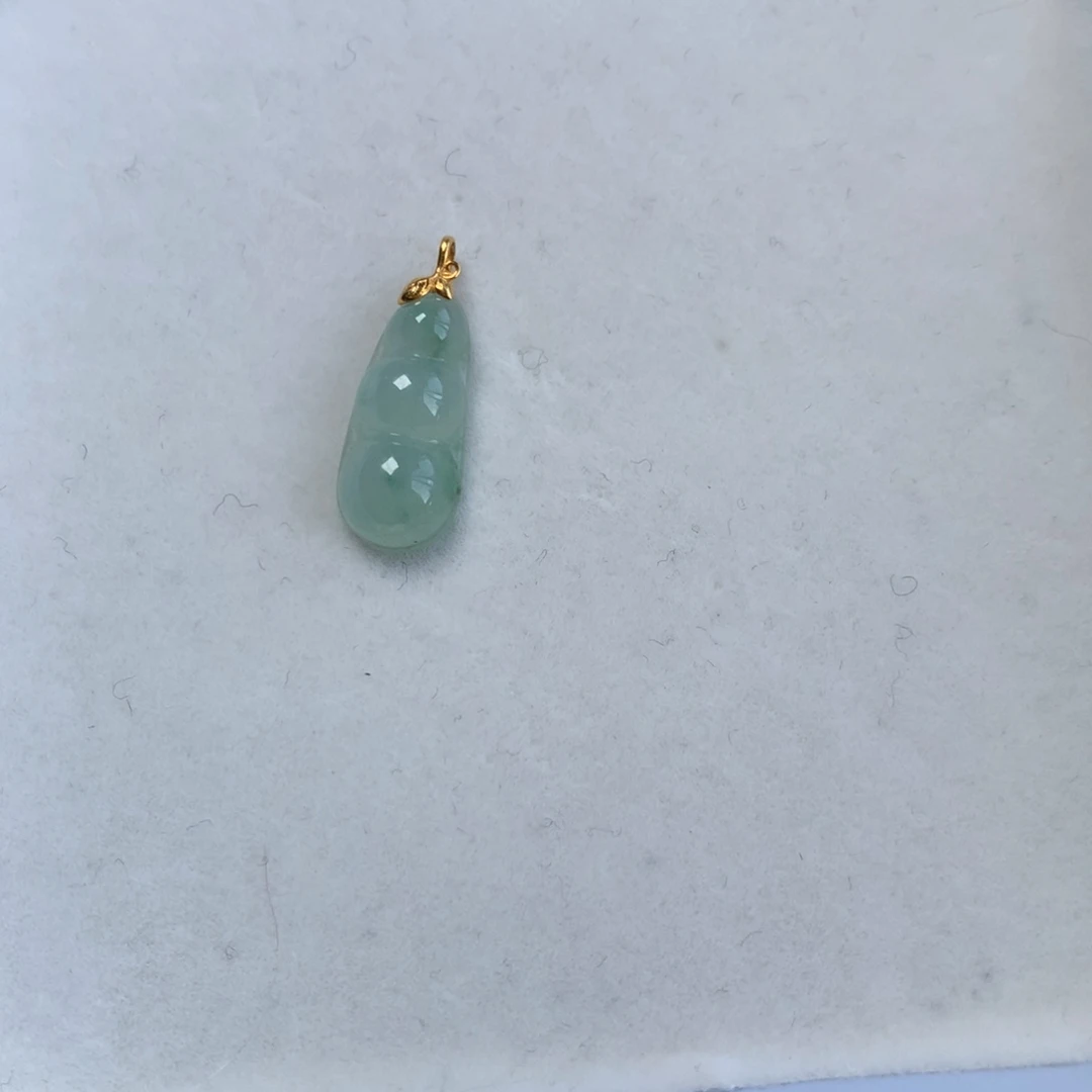 ****丹翡翠18K金镶嵌颈饰豆