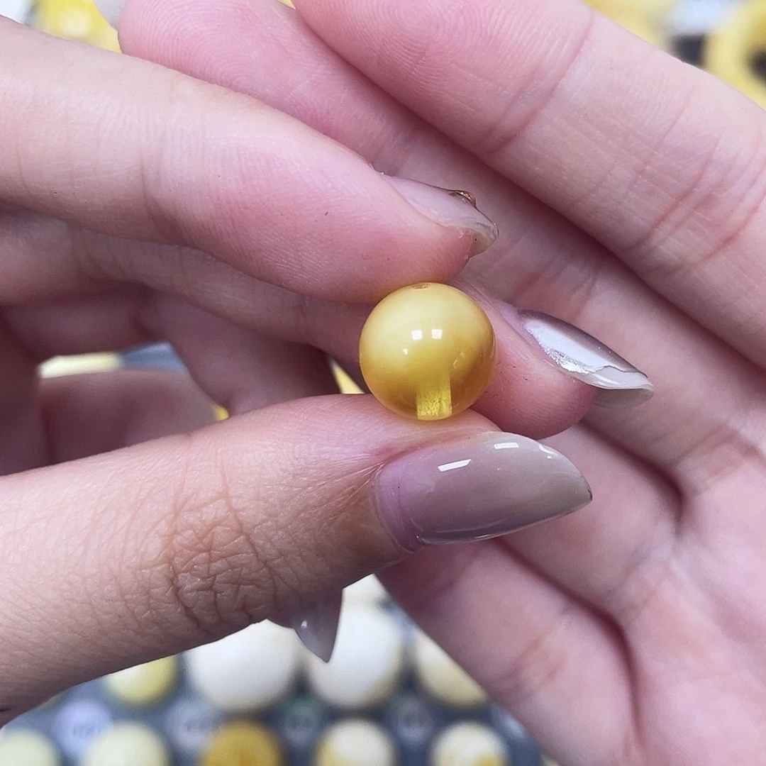 琥珀未镶嵌裸石9.9mm