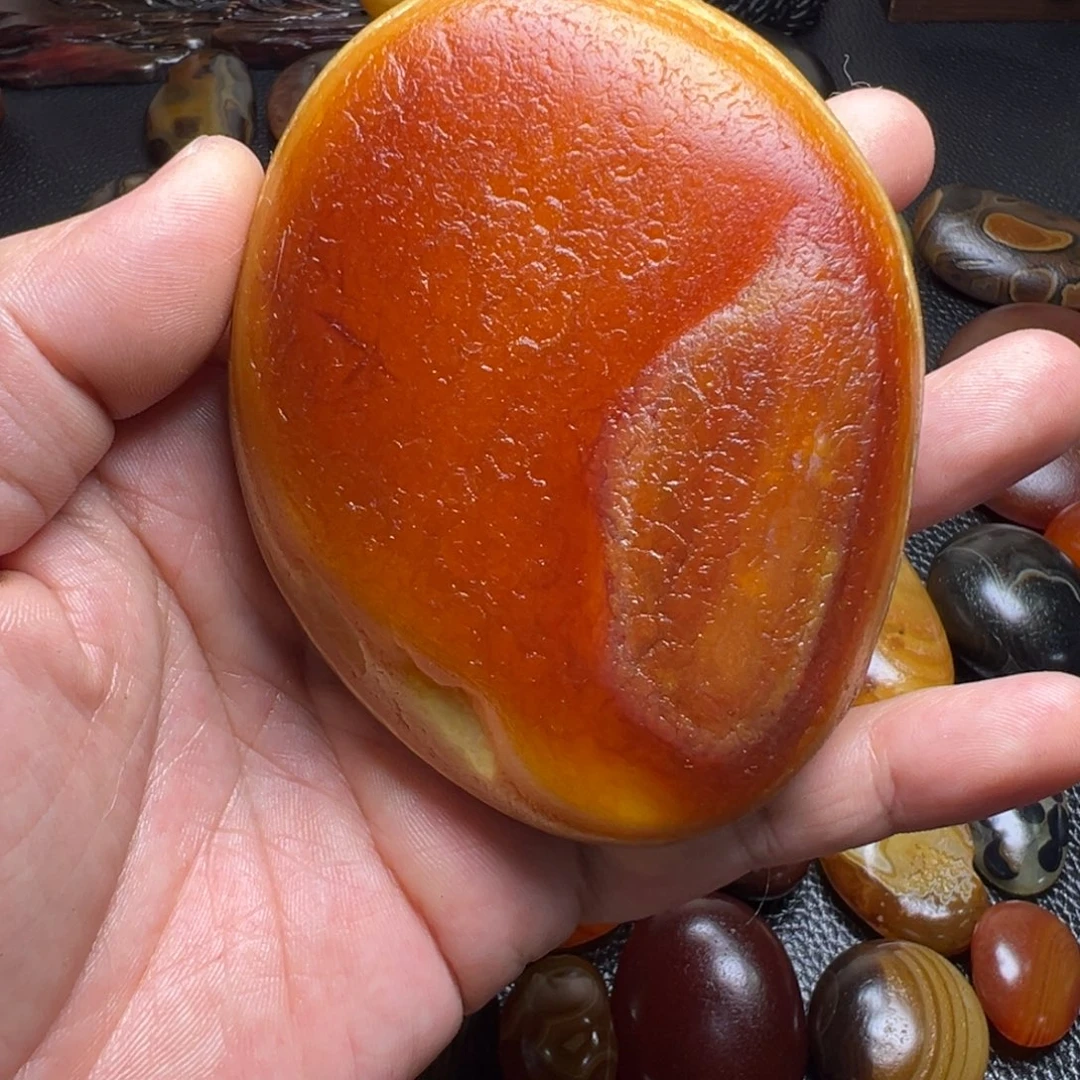 砖雕卓****）马达加斯加奇石