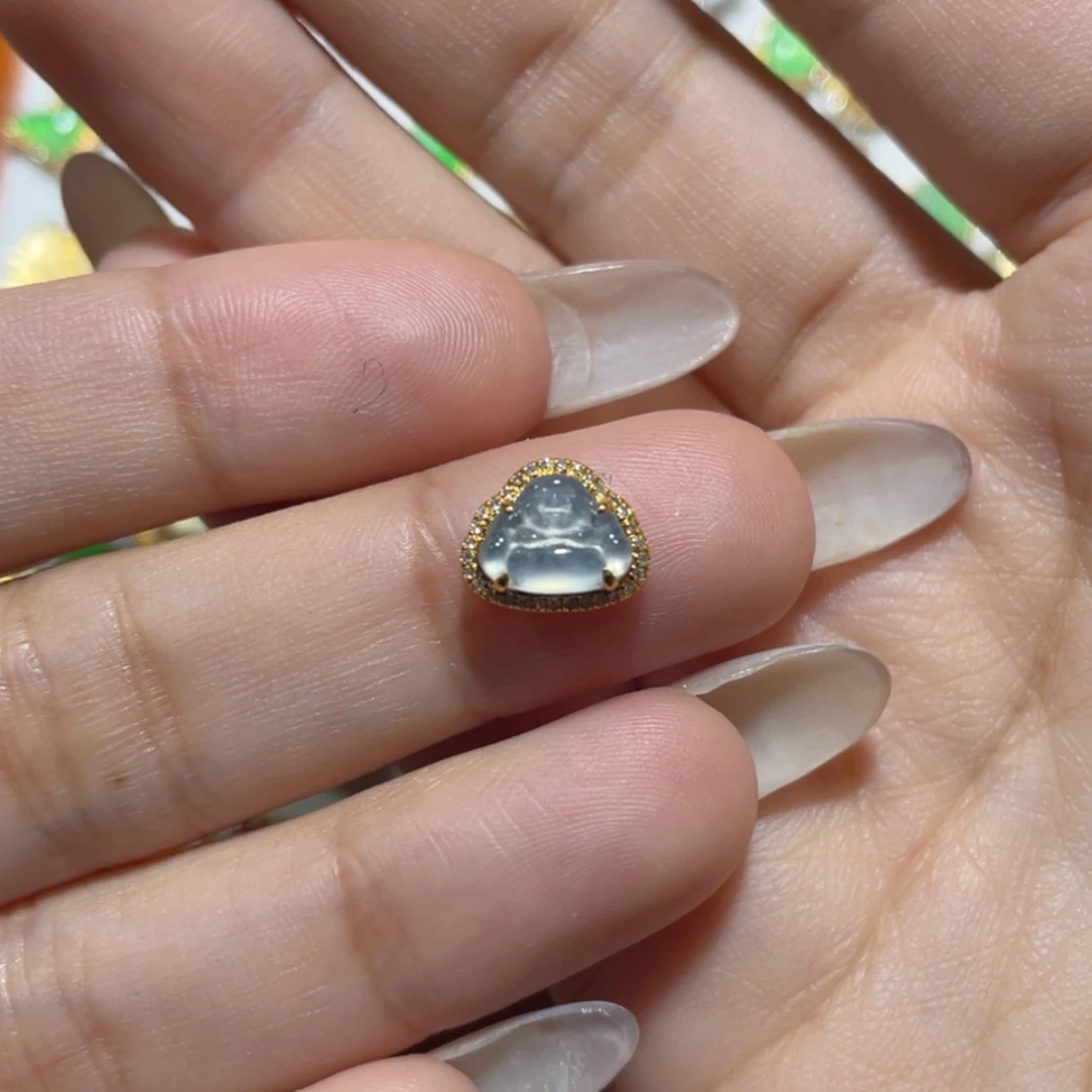 【闪购商品】颈饰18K金镶嵌翡翠